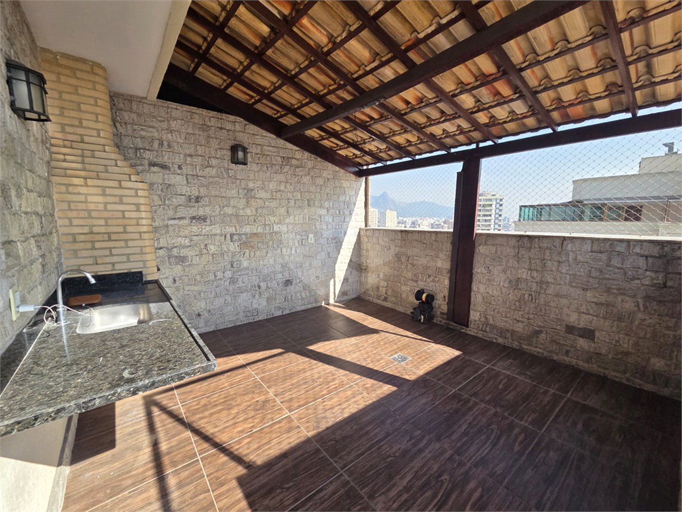 Cobertura à venda ou para alugar com 4 quartos, sendo 1 suíte,  em Tijuca, Rio de Janeiro, RJ