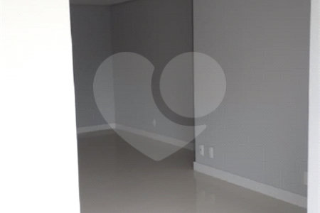Apartamento à venda com 3 quartos, sendo 1 suíte,  em Jardim Vazani, São Paulo, SP