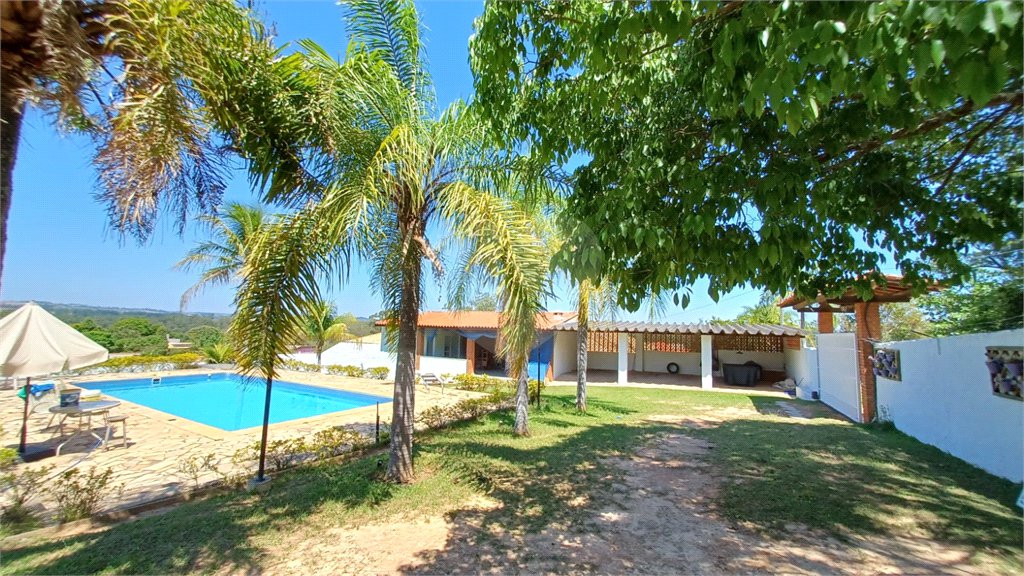 Casa à venda com 3 quartos, sendo 1 suíte,  no condomínio Santa Inês, Itu - SP