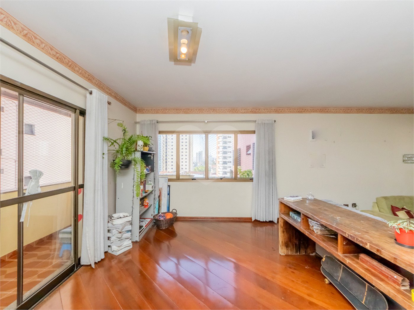 Apartamento à venda com 3 quartos, sendo 1 suíte, em Vila Carrão, São Paulo, SP