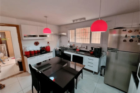 Sobrado à venda com 5 quartos, sendo 1 suíte,  em Vila Moraes, São Paulo, SP