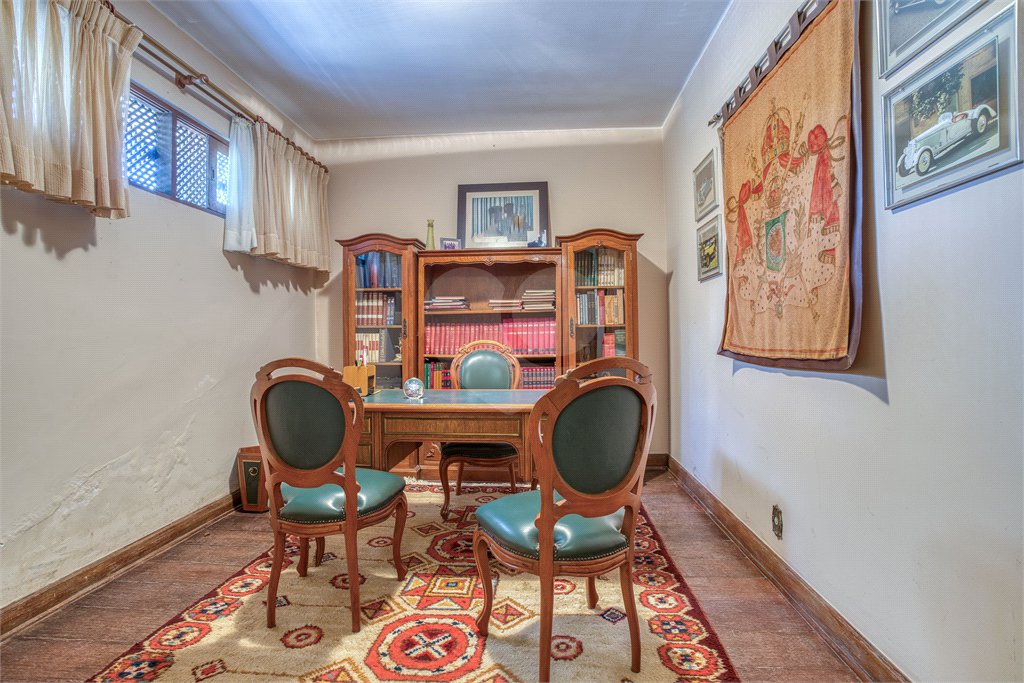 Casa Térrea à venda com 4 suítes em Jardim Cordeiro, São Paulo, SP