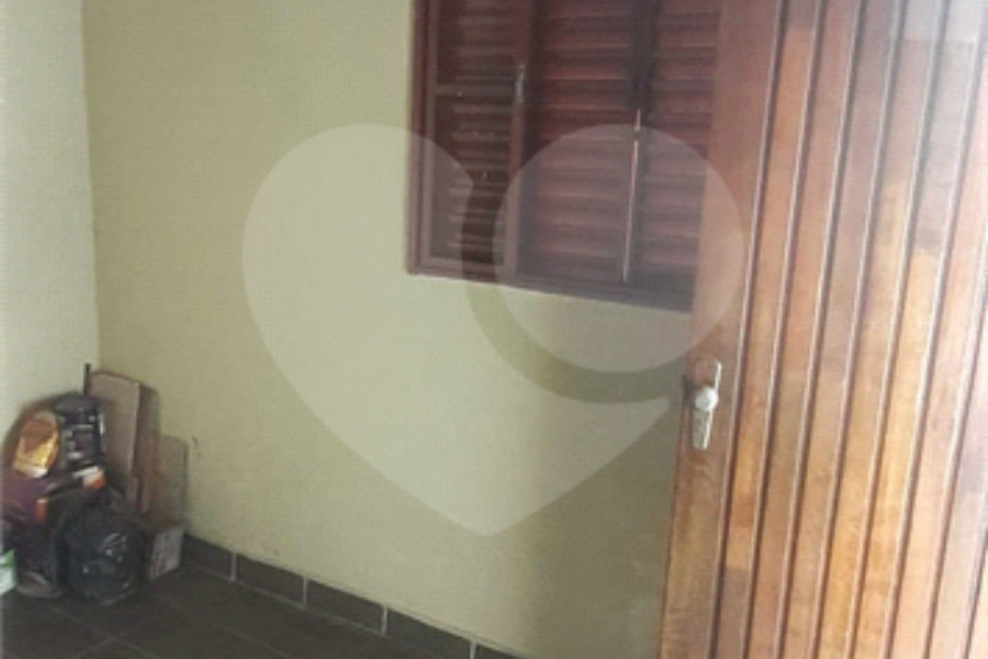 Casa à venda com 3 quartos, sendo 1 suíte,  em Parque Vitória, São Paulo, SP