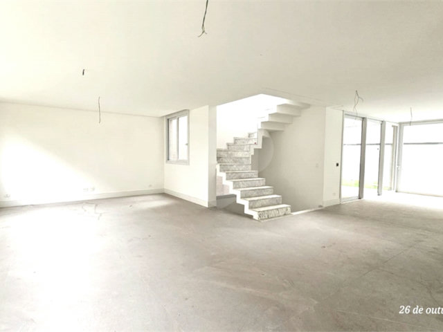 Casa à venda com 4 suítes no condomínio Vila Arese, São Paulo - SP