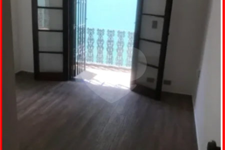 Sobrado à venda com 3 quartos, sendo 1 suíte, em Ferreira, São Paulo, SP