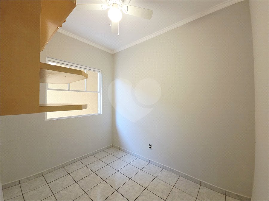 Casa à venda com 3 quartos, sendo 1 suíte, no condomínio Parque das Árvores, Sorocaba - SP