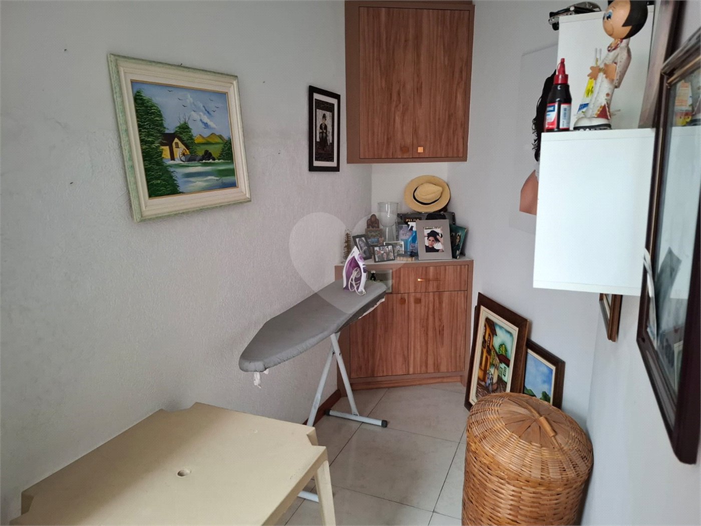 Casa à venda com 2 suítes em Vila Figueira, Suzano, SP