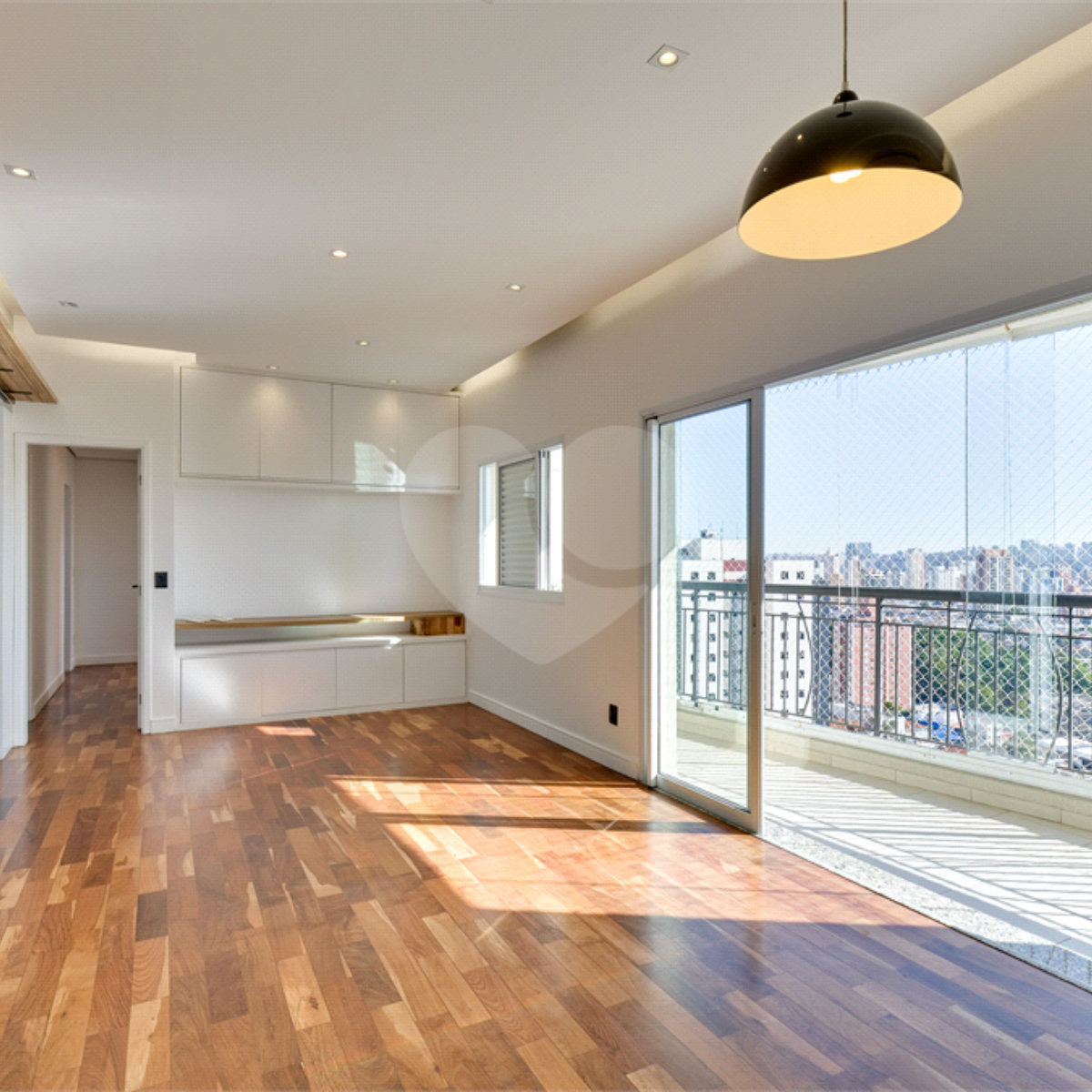 Apartamento à venda com 3 quartos, sendo 1 suíte, em Santo Amaro, São Paulo, SP