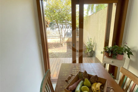 Casa à venda com 3 suítes em Santo Amaro, São Paulo, SP