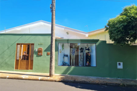 Casa à venda com 2 quartos, sendo 1 suíte, em Vila José Bonifácio, Araraquara, SP