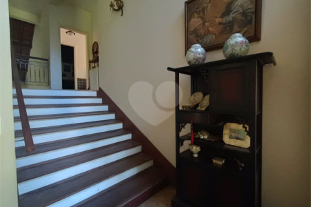 Casa à venda com 4 quartos, sendo 3 suítes, no condomínio Patrimônio do Carmo, São Roque - SP