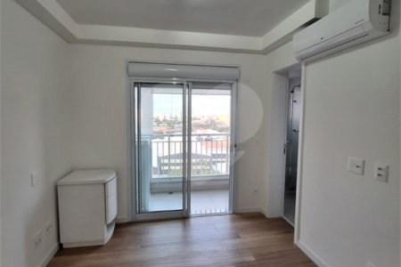 Apartamento à venda com 3 suítes em Vila Anastácio, São Paulo, SP