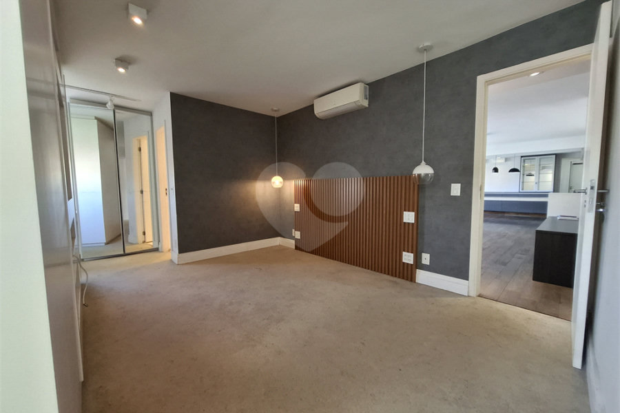 Apartamento à venda com 3 suítes em Lapa, São Paulo, SP