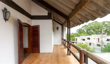 Casa à venda com 4 quartos, sendo 1 suíte, em Vila Tiradentes, São Paulo, SP