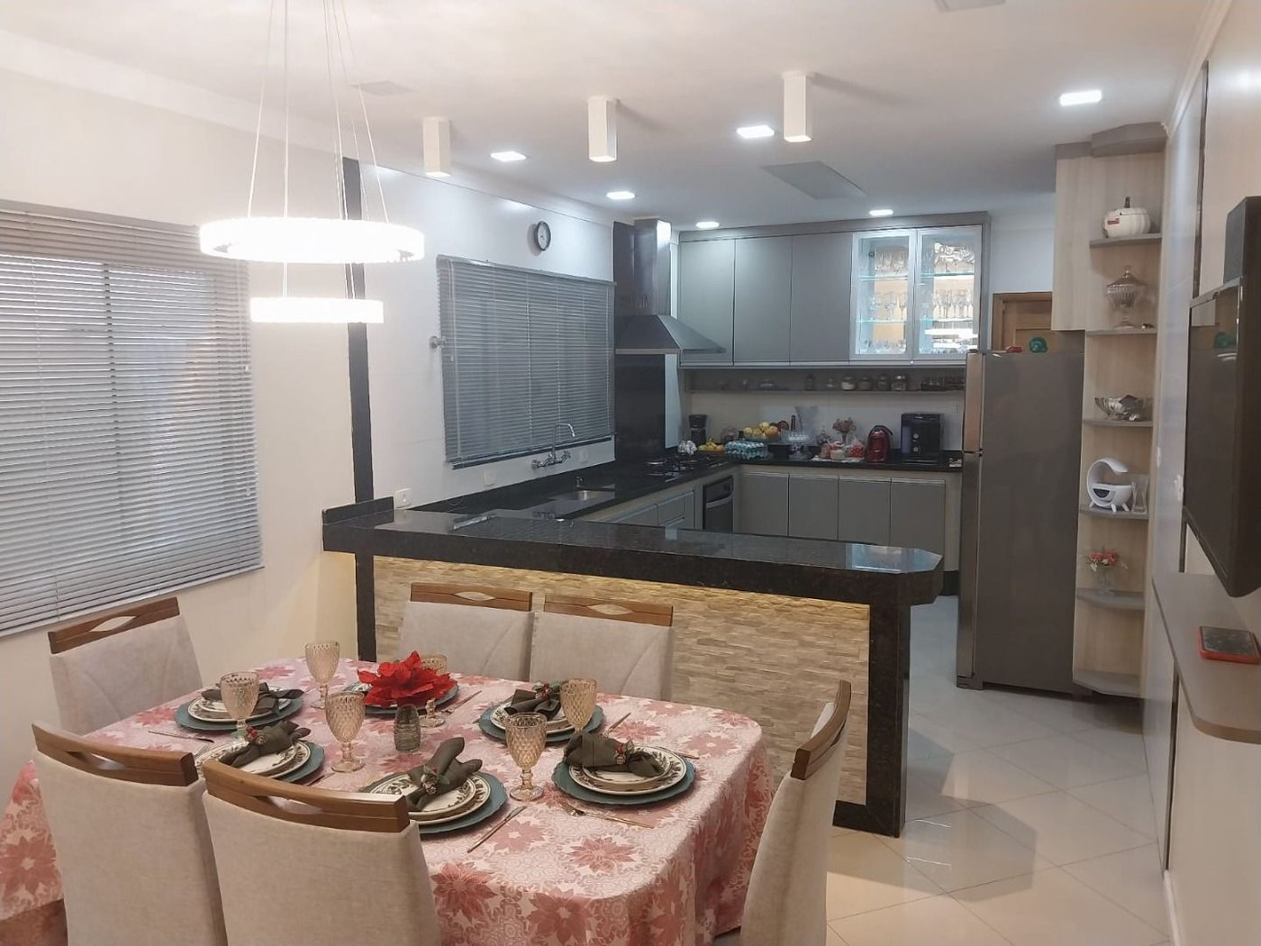 Casa à venda, 204 m² por R$ 585.000,00 - Vila Mateo Bei - São Vicente/SP