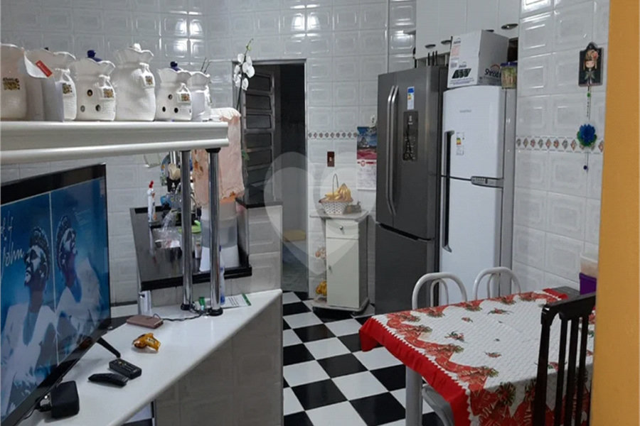 Casa à venda com 6 quartos, sendo 4 suítes, no condomínio Alpes da Cantareira, Mairiporã - SP