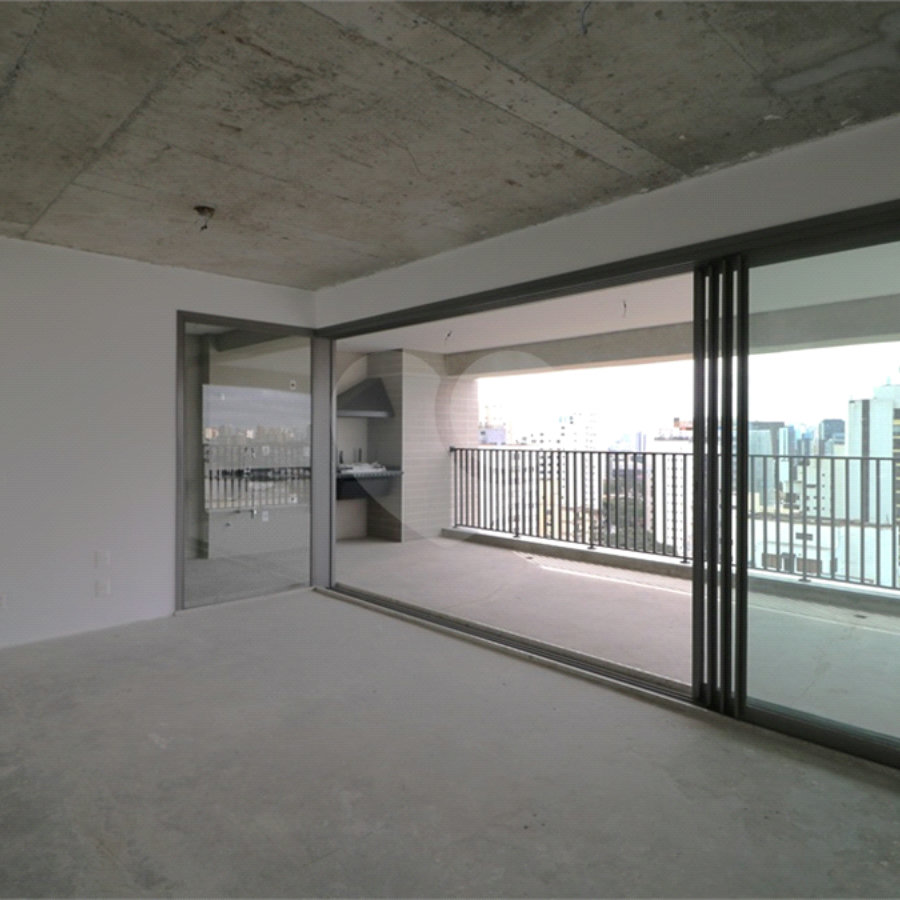 Apartamento à venda com 3 suítes em Moema, São Paulo, SP