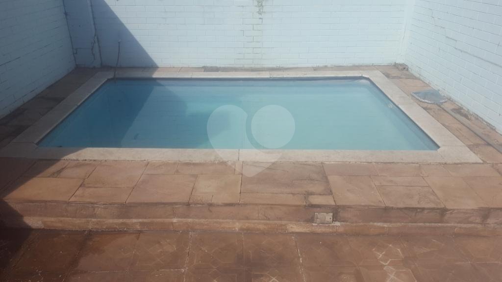 Casa à venda com 3 quartos, sendo 1 suíte, no condomínio Residencial Tremembé, São Paulo - SP