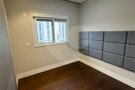 Apartamento à venda com 3 quartos, sendo 1 suíte, no Centro, São Bernardo do Campo, SP