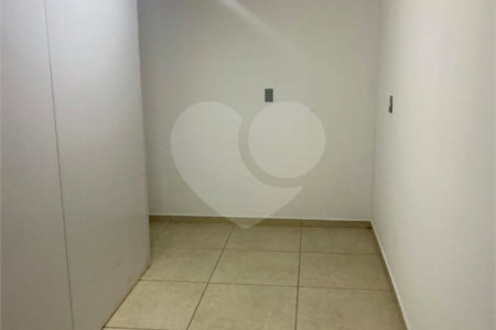 Sobrado à venda com 5 quartos, sendo 1 suíte, em Nova Piraju, São Paulo, SP