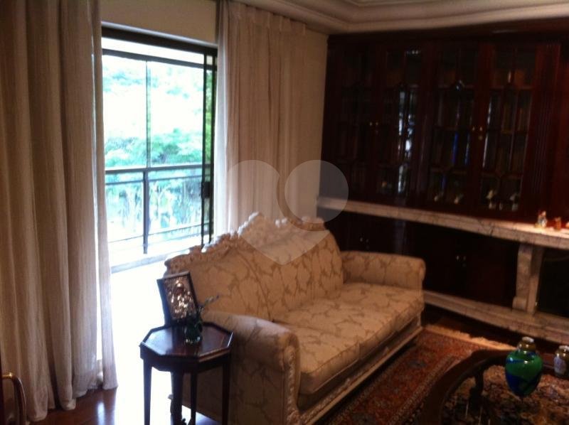 Apartamento à venda com 4 suítes em Real Parque, São Paulo, SP