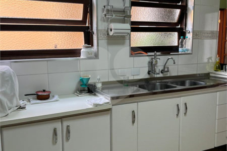 Casa à venda com 3 quartos, sendo 1 suíte, em Vila Mariana, São Paulo, SP