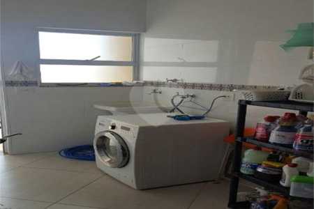 Casa à venda com 3 quartos, sendo 1 suíte, no condomínio Village Ipanema 1, Araçoiaba da Serra - SP