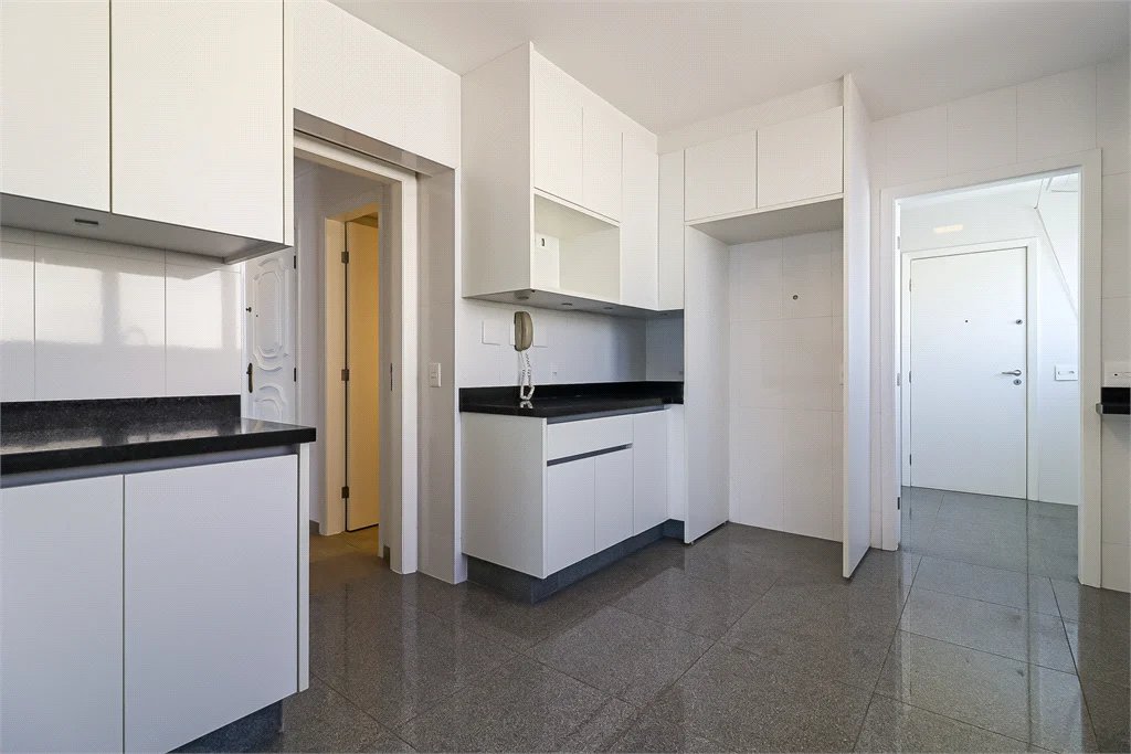 Apartamento à venda com 3 suítes em Cidade Monções, São Paulo, SP