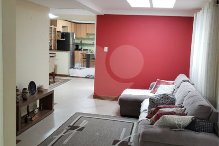 Casa à venda com 6 quartos, sendo 3 suítes, em Alto Ipiranga, Mogi das Cruzes, SP