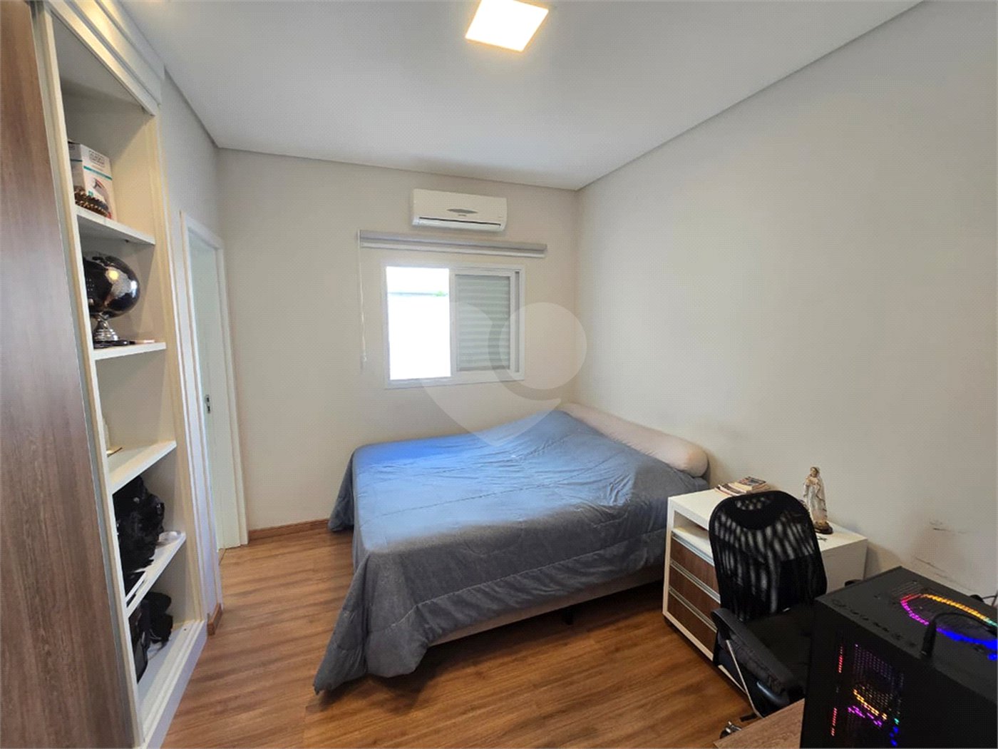 Casa à venda com 3 quartos, sendo 2 suítes, no condomínio Golden, Itapetininga - SP