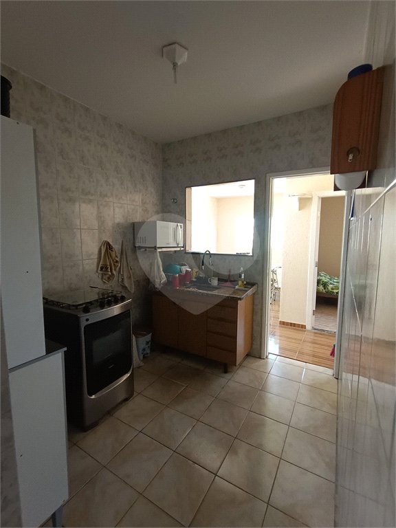 Casa à venda com 4 quartos, sendo 1 suíte, no condomínio Shangri-la, Atibaia - SP