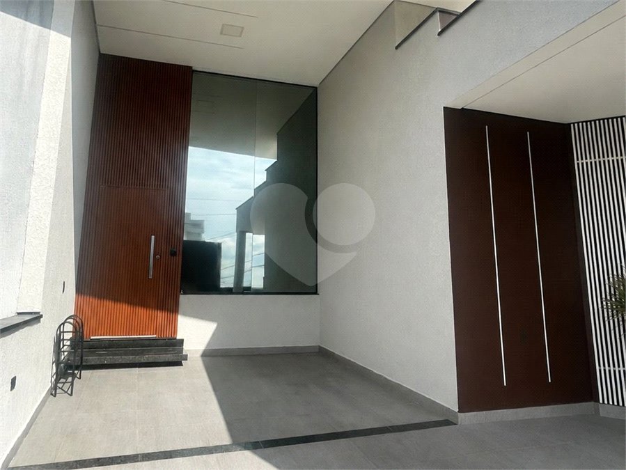 Casa à venda com 3 quartos, sendo 1 suíte, no condomínio Horto Florestal II, Sorocaba - SP