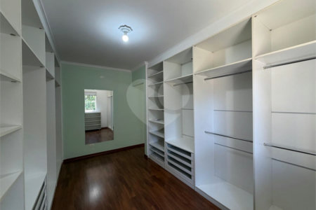 Casa à venda ou para alugar com 4 quartos, sendo 3 suítes, em Alto da Boa Vista, São Paulo, SP