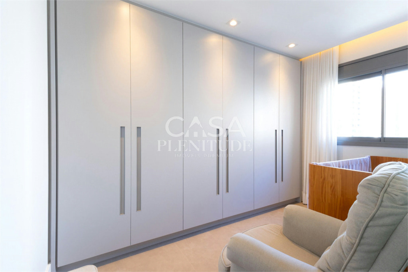 Apartamento à venda com 3 suítes em Moema, São Paulo, SP