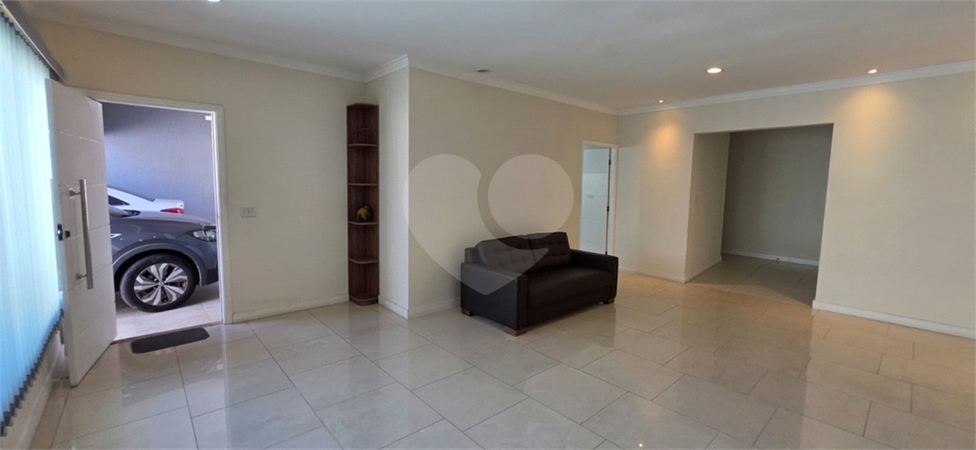 Casa Térrea à venda ou para alugar com 8 quartos, sendo 4 suítes, em Vila Pereira Barreto, São Paulo, SP
