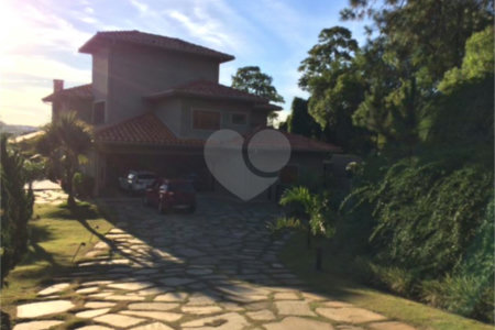 Casa à venda com 4 suítes no condomínio São Joaquim, Vinhedo - SP