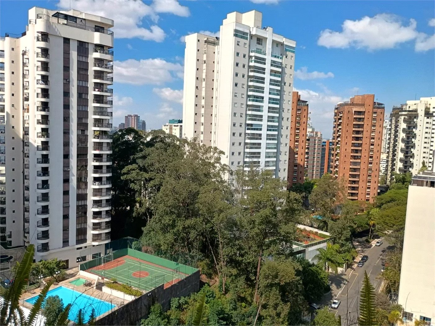 Apartamento à venda ou para alugar com 4 quartos, sendo 1 suíte, em Vila Andrade, São Paulo, SP