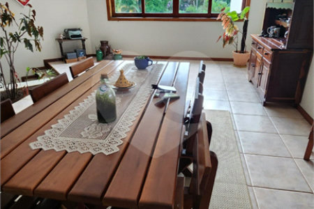 Chácara à venda com 4 quartos, sendo 3 suítes, em Pinheirinho, Vinhedo, SP