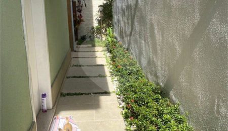 Casa à venda com 3 quartos, sendo 1 suíte, no condomínio Vida Verde 1, Suzano - SP