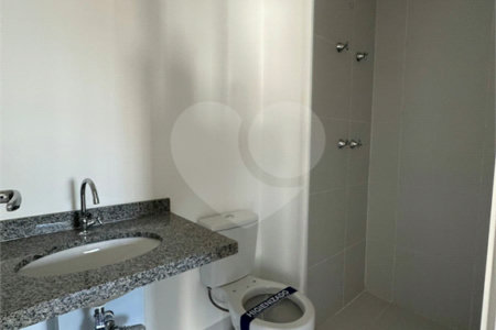 Flat à venda com 2 quartos em Vila Firmiano Pinto, São Paulo, SP