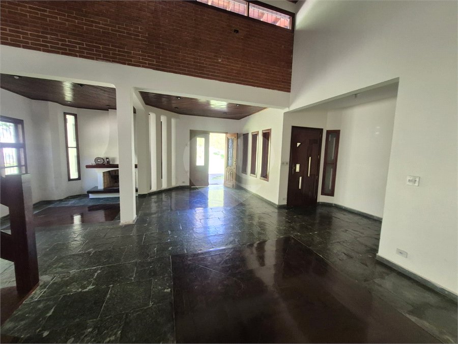 Casa à venda ou para alugar com 4 suítes no condomínio Parque Imperial da Cantareira, Mairiporã - SP