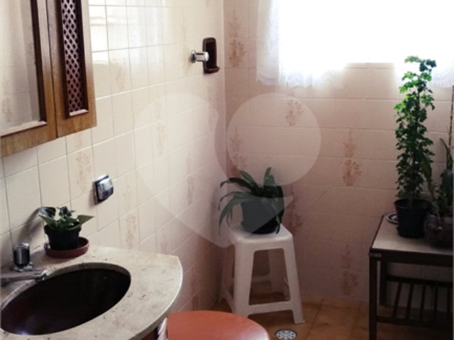 Casa à venda com 4 quartos, sendo 2 suítes,  em Vila Romero, São Paulo, SP