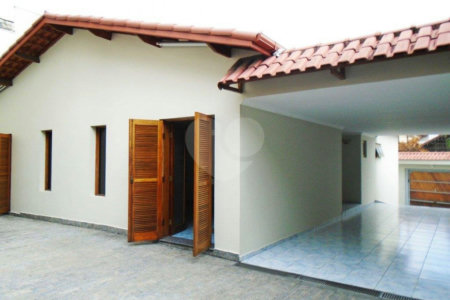 Casa Térrea à venda com 3 suítes em Jardim Petrópolis, São Paulo, SP