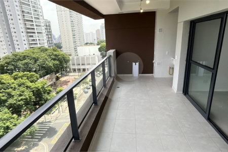 Apartamento à venda com 3 quartos, sendo 1 suíte, em Alto da Boa Vista, São Paulo, SP