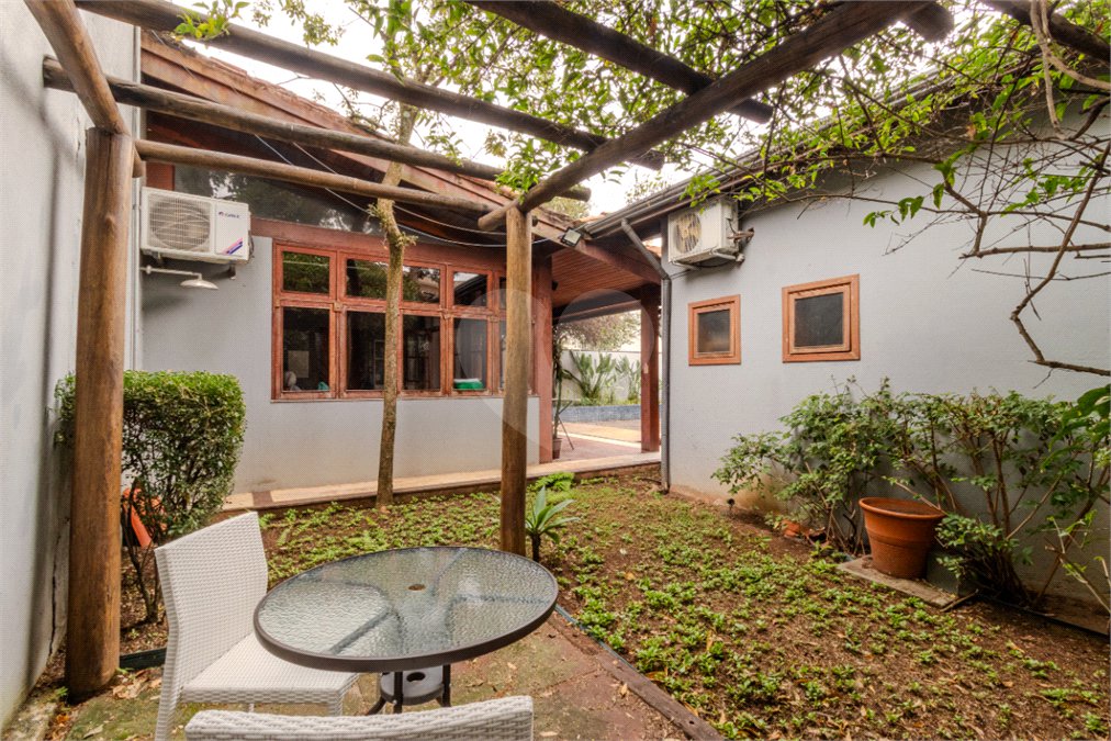 Casa à venda com 3 suítes em Brooklin, São Paulo, SP