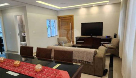 Sobrado à venda com 3 suítes em Santa Terezinha, São Paulo, SP
