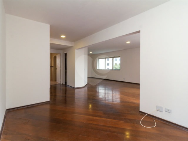 Apartamento à venda com 4 quartos, sendo 2 suítes,  em Brooklin, São Paulo, SP