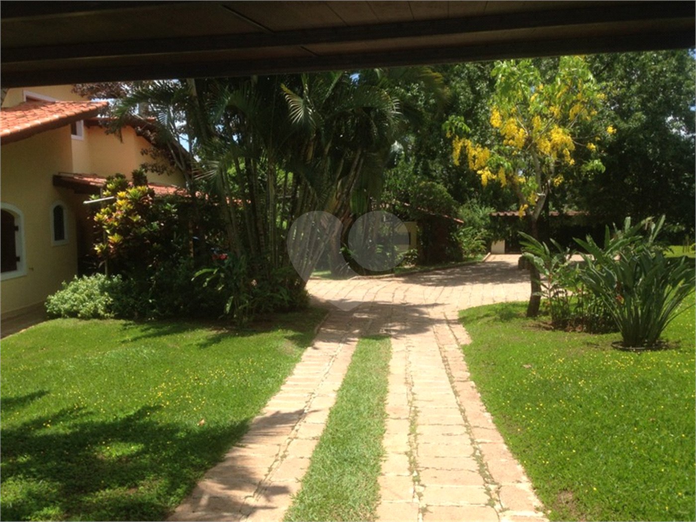 Casa à venda com 5 quartos, sendo 3 suítes, no condomínio Recanto das Flores, Indaiatuba - SP