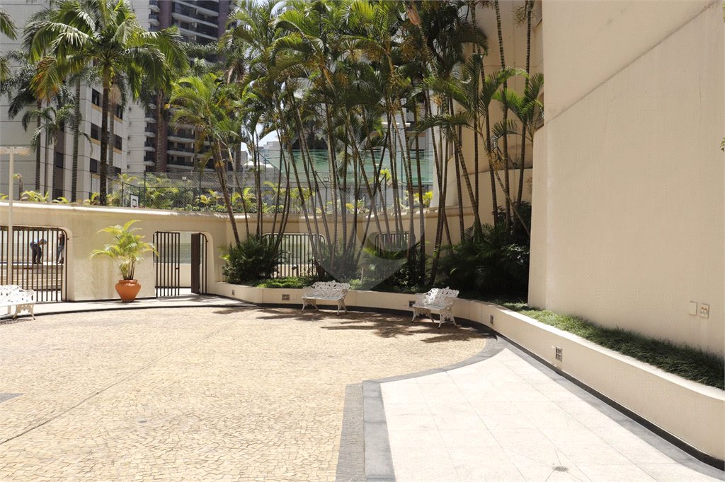 Apartamento à venda com 4 quartos, sendo 2 suítes, em Indianópolis, São Paulo, SP