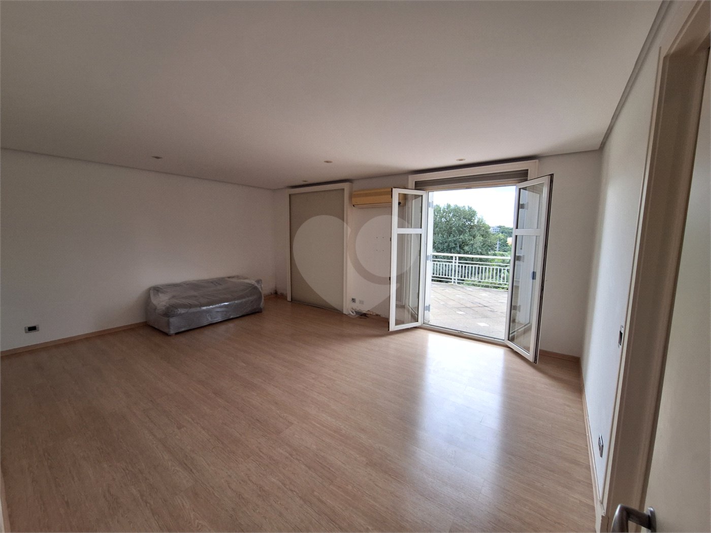 Casa à venda com 4 suítes no condomínio Villagio DI Sopra, São Paulo - SP